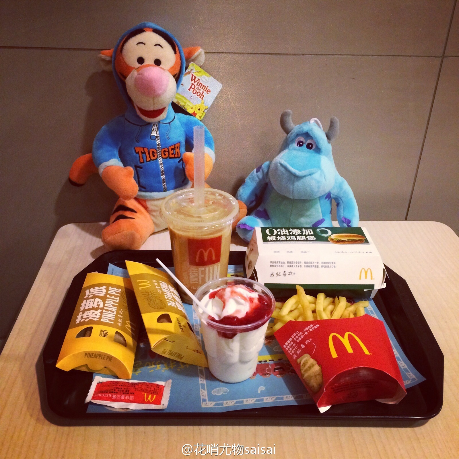 花哨尤物saisai的微博列表微女郎